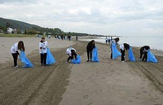 Öğrenciler, iklim değişikliğine dikkat çekmek...