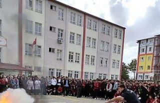 Öğrencilere yangın eğitimi