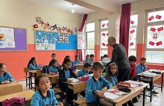 Öğretmen baba, müdür yardımcısı kızı ile...