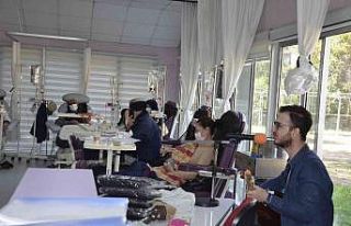 Onkoloji hastaları ve yakınlarına yönelik moral...