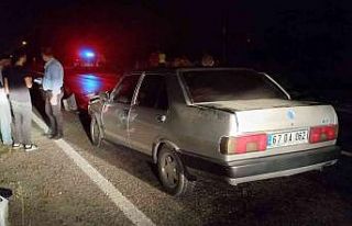 Otomobil traktöre arkadan çarptı: 2 yaralı