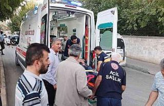 Otomobilin çarptığı yaya yaralandı