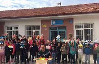 “Oyuncak kardeşliği” köy okulu öğrencilerinin...