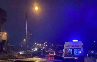Pelitözü kavşağında yaşanan trafik kazasında...