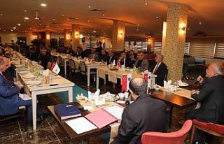 Rektör Çomaklı, senato ve yönetim kurulu üyeleriyle...