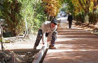 Ressam Ahmet Yakupoğlu Parkı’nda yenileme çalışmaları...