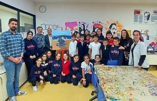 Ressam Doç. Dr. Türe Sanko’lu öğrencilerle buluştu