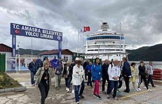 Rusya’dan demir alan kruvaziyer 796 yolcusuyla Amasra...