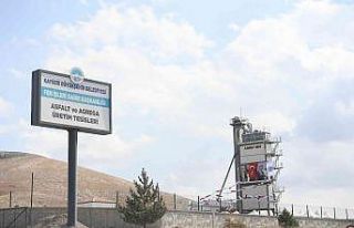 Saatte 240 ton üretim yapan dev asfalt plenti faaliyet...