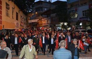 Saimbeyli’de "bayrak yürüyüşü"