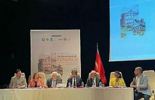 Salgın Hastalıklar Kongresi’nde Prof. Dr Ali Kurt...
