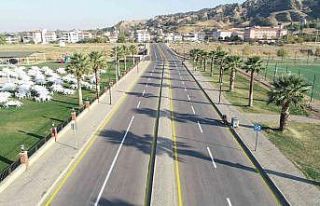 Salihli’de asfaltlanan yollara çizgi çalışması...