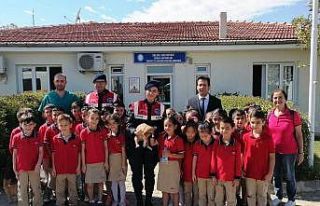 Salihli’de sokak hayvanları unutulmadı