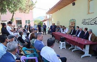 Şaphane’de muhtarlarla bir araya geldi