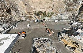 Sarıçay Barajı’nda gövde dolgusu imalatına...