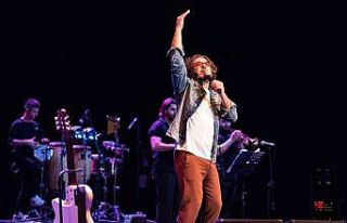 Şarkıcı Fettah Can Hatay’da sahne aldı