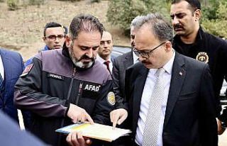 Sel afetinden etkilenen vatandaşlar ile bir araya...