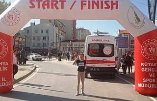 Sevgi Taşdemir Cumhuriyet Koşusunda il üçüncüsü...