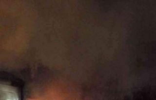 Seyir halindeki kamyonet cayır cayır yandı