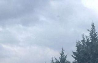 Seyir halindeki trafikte yola atlayarak adeta kazaya...