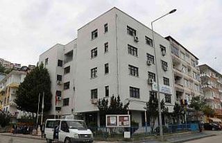 SGK İlkadım binası çatlaklar nedeniyle tahliye...