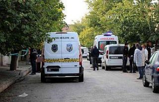 Simit satıcısı evinde ölü bulundu