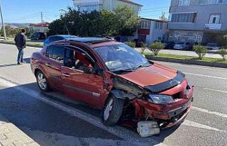 Sinop’ta 2 otomobil çarpıştı: 1 yaralı