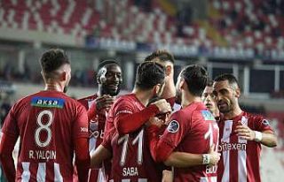Sivasspor’un hedefi 3’te 3