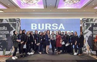 SUBÜ’lü öğrenciler Bursa’da defile deneyimi...