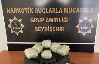 Şüphe üzerine durdurulan aracın stepnesinden uyuşturucu...