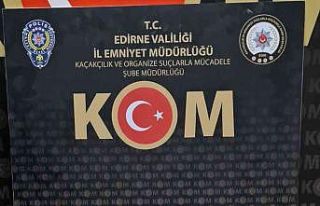 Şüphe üzerine durdurulan otomobilde tarihi sikke...