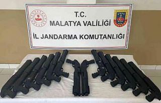 Şüpheli araçta 14 pompalı tüfek bulundu