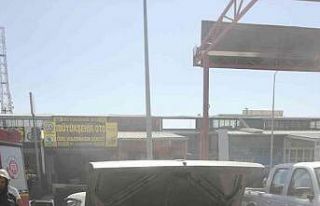 Tamir edilen otomobil yandı