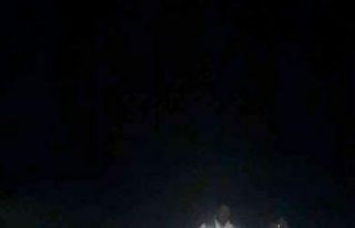 Tarlada devrilen traktörün altında kalan çiftçi...