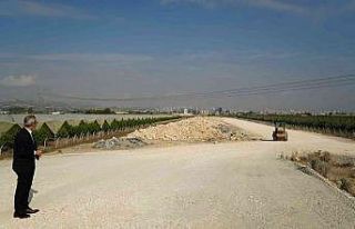 Tarsus plajına kavuşuyor