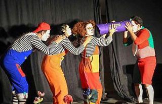 Tarsus Şehir Tiyatrosu ’Neden’ adlı çocuk oyununu...