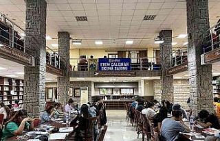 Tarsus’ta okuma salonları ve kütüphaneler ilgi...