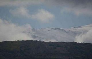 Tatvan’ın yüksek kesimleri beyaza büründü