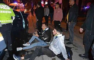 Tekirdağ’da iki araç kafa kafaya çarpıştı:...