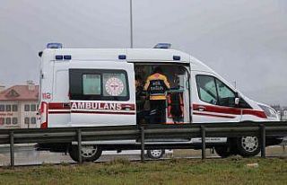 TEM’de kontrolden çıkan cip bariyere çarptı:...