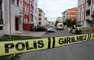 Ters dönen otomobilden çıkıp olay yerinden kaçtı