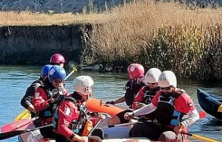 Tomarza Zamantı Irmağı’nda Foto Bot Safari Yapıldı