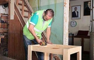 Toroslarda kent mobilyaları belediye atölyesinden