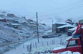 Trabzon’un yaylaları beyaz örtüyle kaplandı