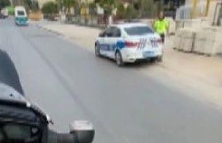 Trafik polisinin önünde şov yapmaya kalkıştı,...