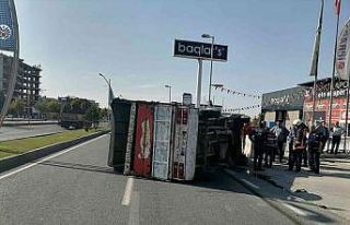 Üç aracın karıştığı kazada 1 kişi yaralandı