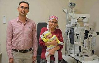 Üçüz doğan bebek kör olmaktan doktorun dikkatiyle...