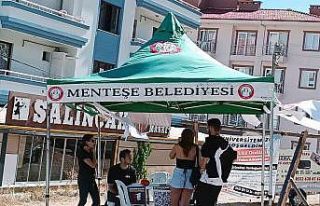 Üniversite öğrencilerine stantla tanıtım