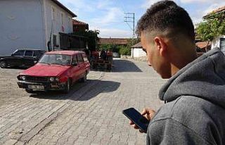 Üniversiteli genç 1983 model otomobile yaptığı...