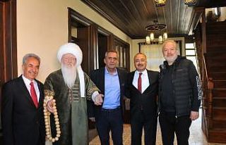 Ünlü türkücü Yavuz Bingöl Akşehir sokaklarında